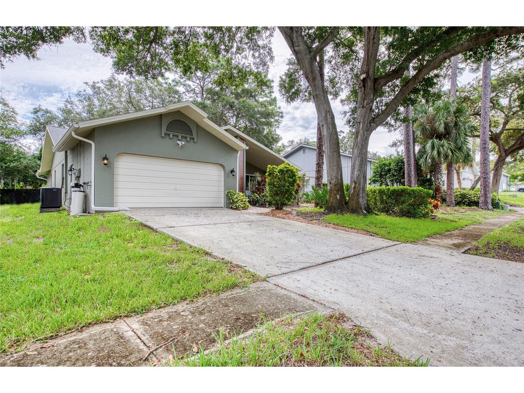 2143 Salisbury Court Palm Harbor FL 34683 W7885678 image1