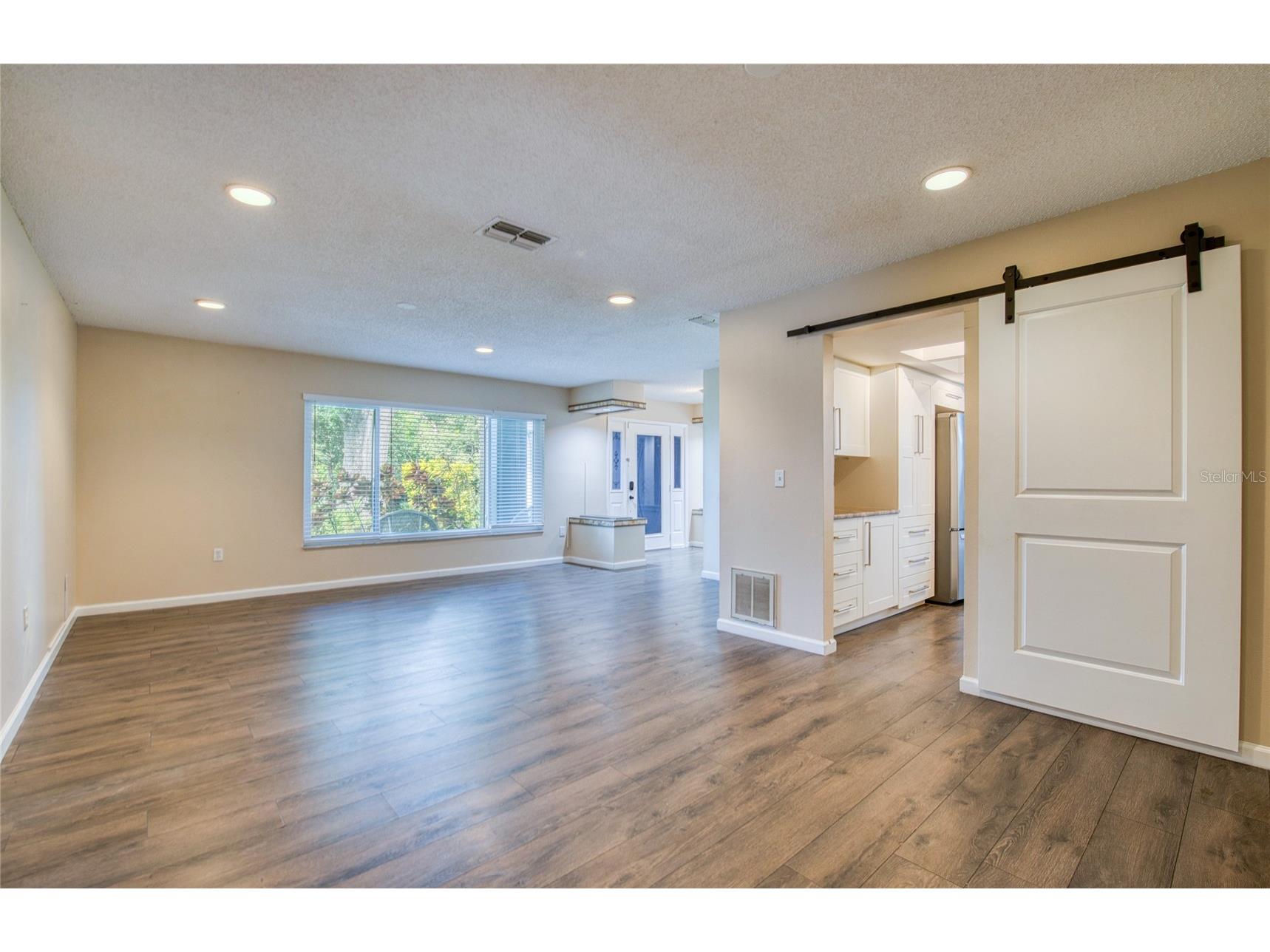 2143 Salisbury Court Palm Harbor FL 34683 W7885678 image2