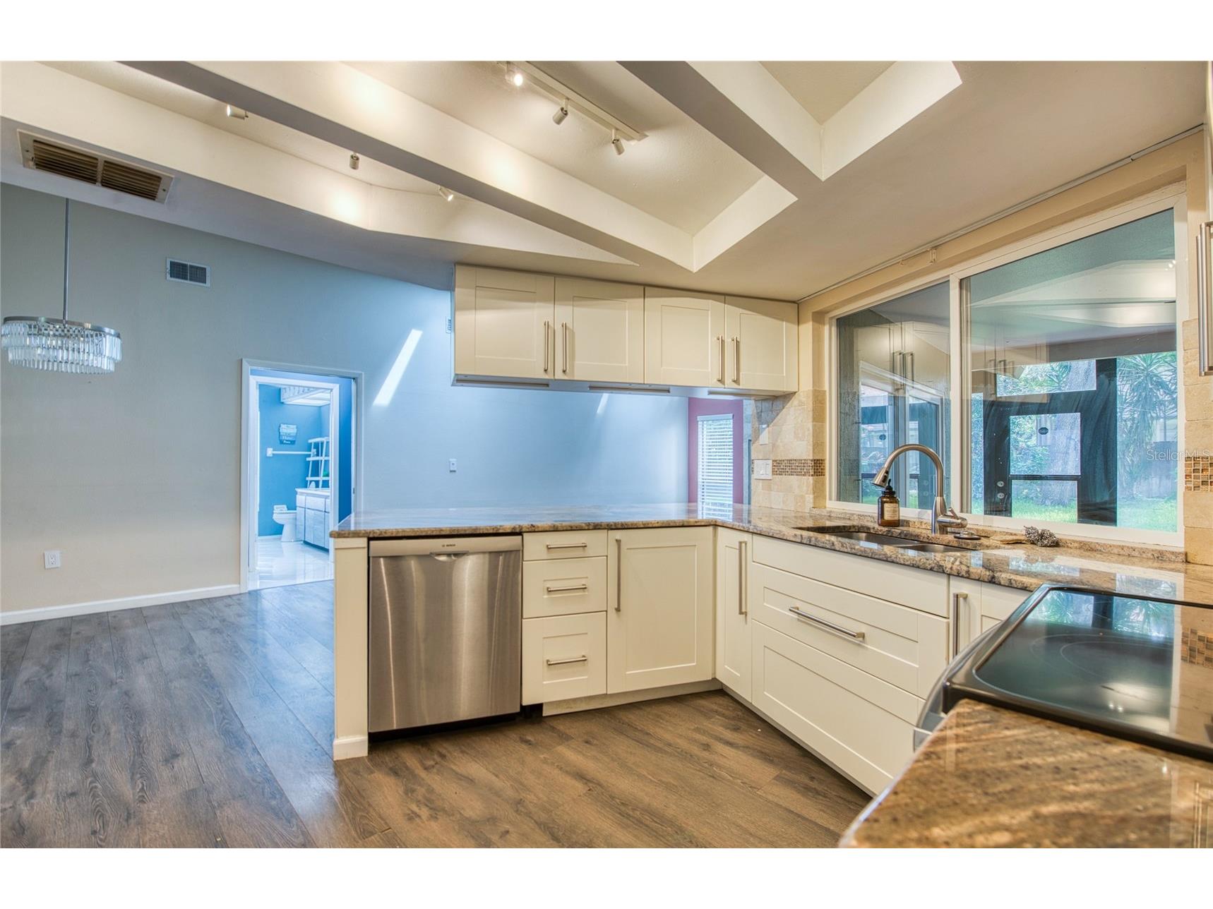 2143 Salisbury Court Palm Harbor FL 34683 W7885678 image5