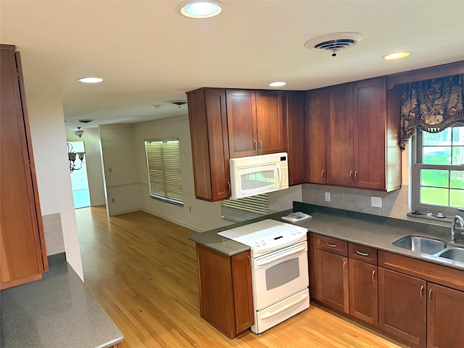 2143 SE 3rd Street Ocala FL 34471 OM728018 image9