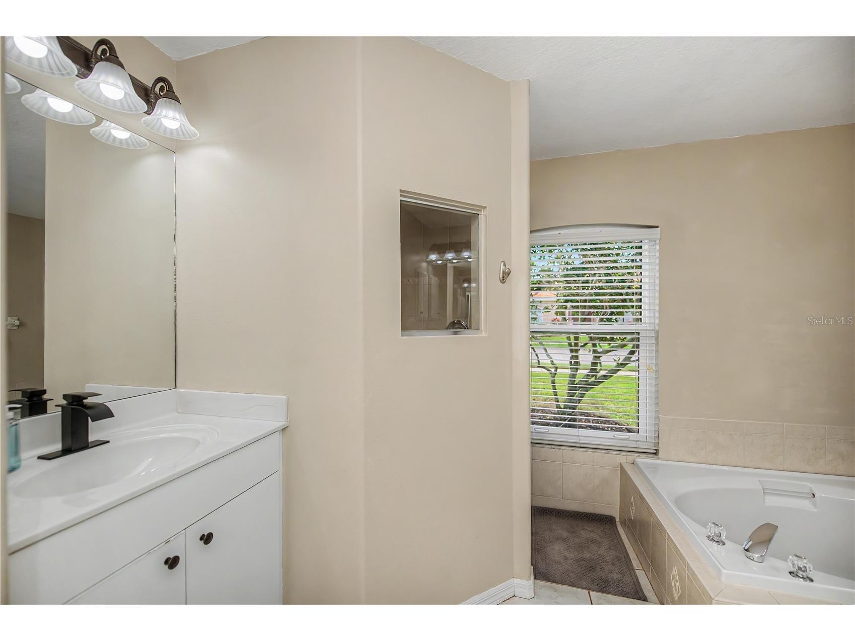 2145 Date Palm Way Venice FL 34292 N6144445 image35