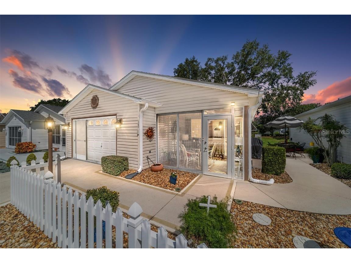 2145 Escobar Avenue The Villages FL 32159 OM681125 image1