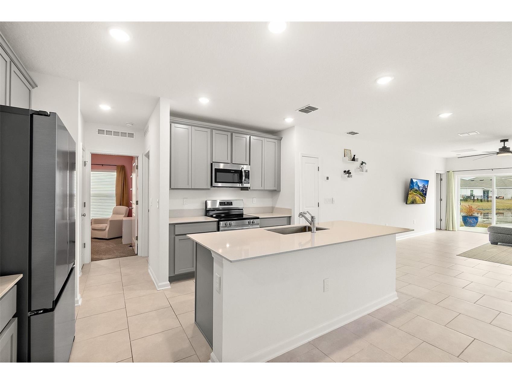 2147 Green Valley Street Daytona Beach FL 32124 V4947398 image2