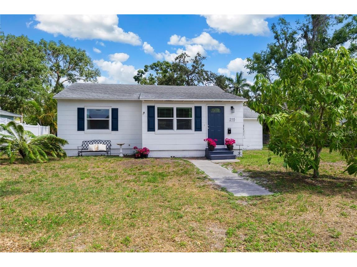 215 35th Avenue NE Saint Petersburg FL 33704 TB8322873 image1