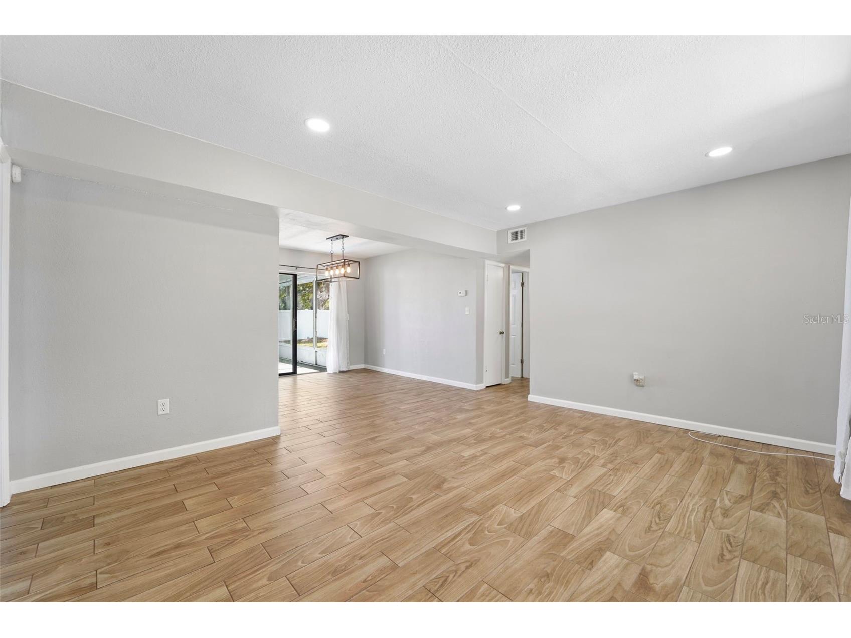 215 36th Street SE Largo FL 33771 TB8483381 image11