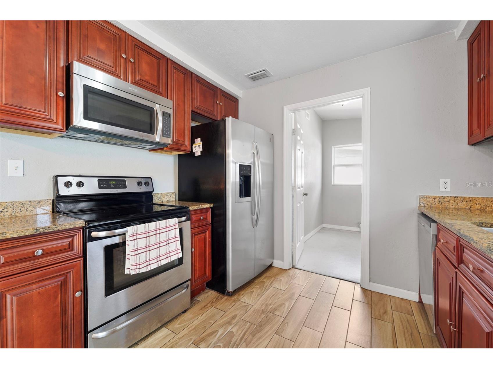 215 36th Street SE Largo FL 33771 TB8483381 image5