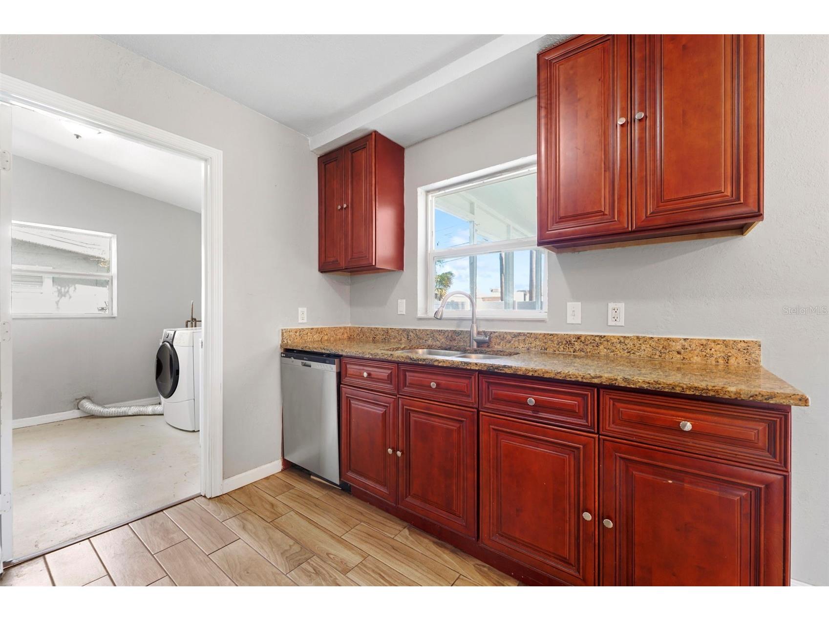 215 36th Street SE Largo FL 33771 TB8483381 image6