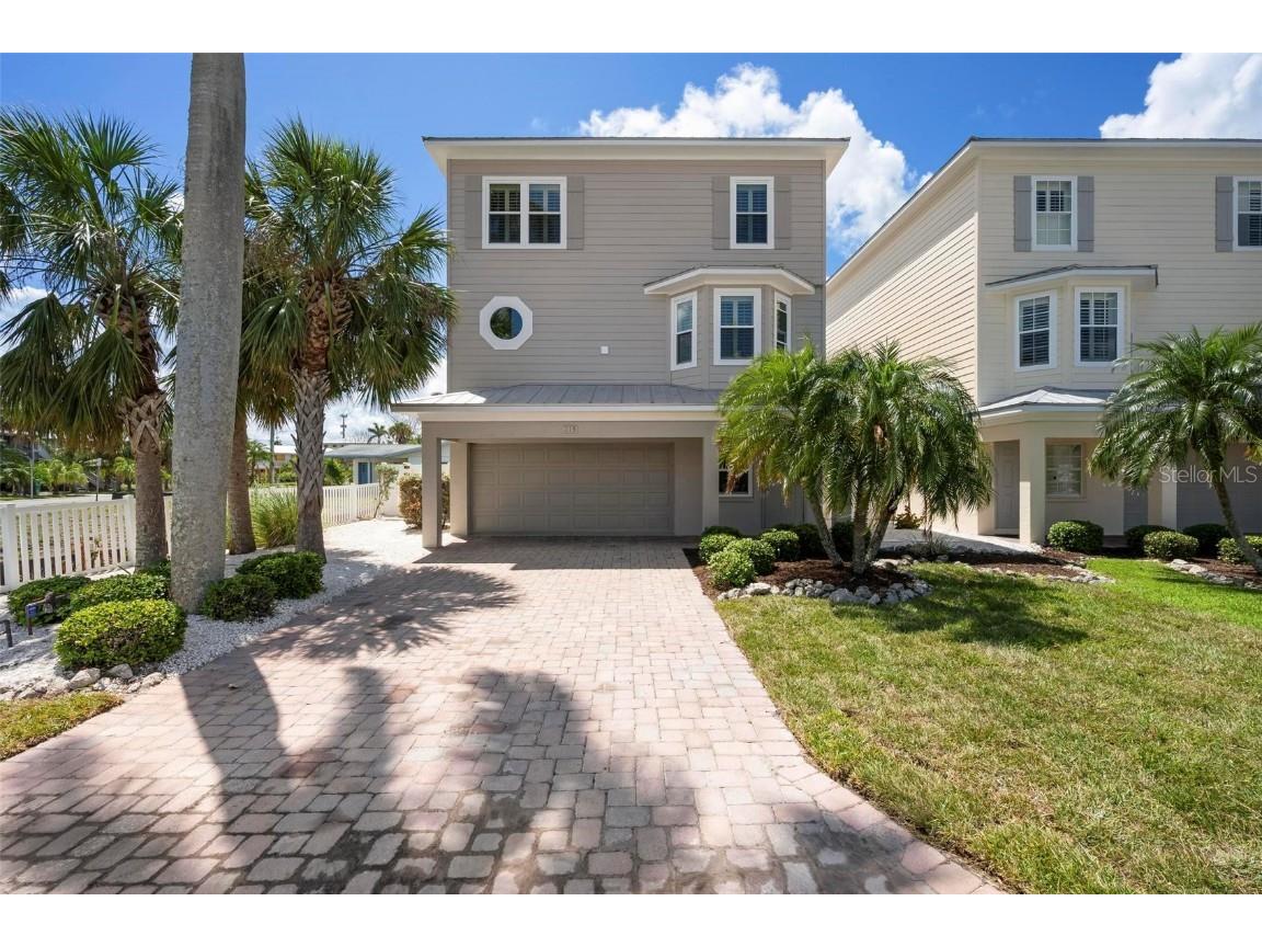 215 65th Street Holmes Beach FL 34217 A4652336 image1