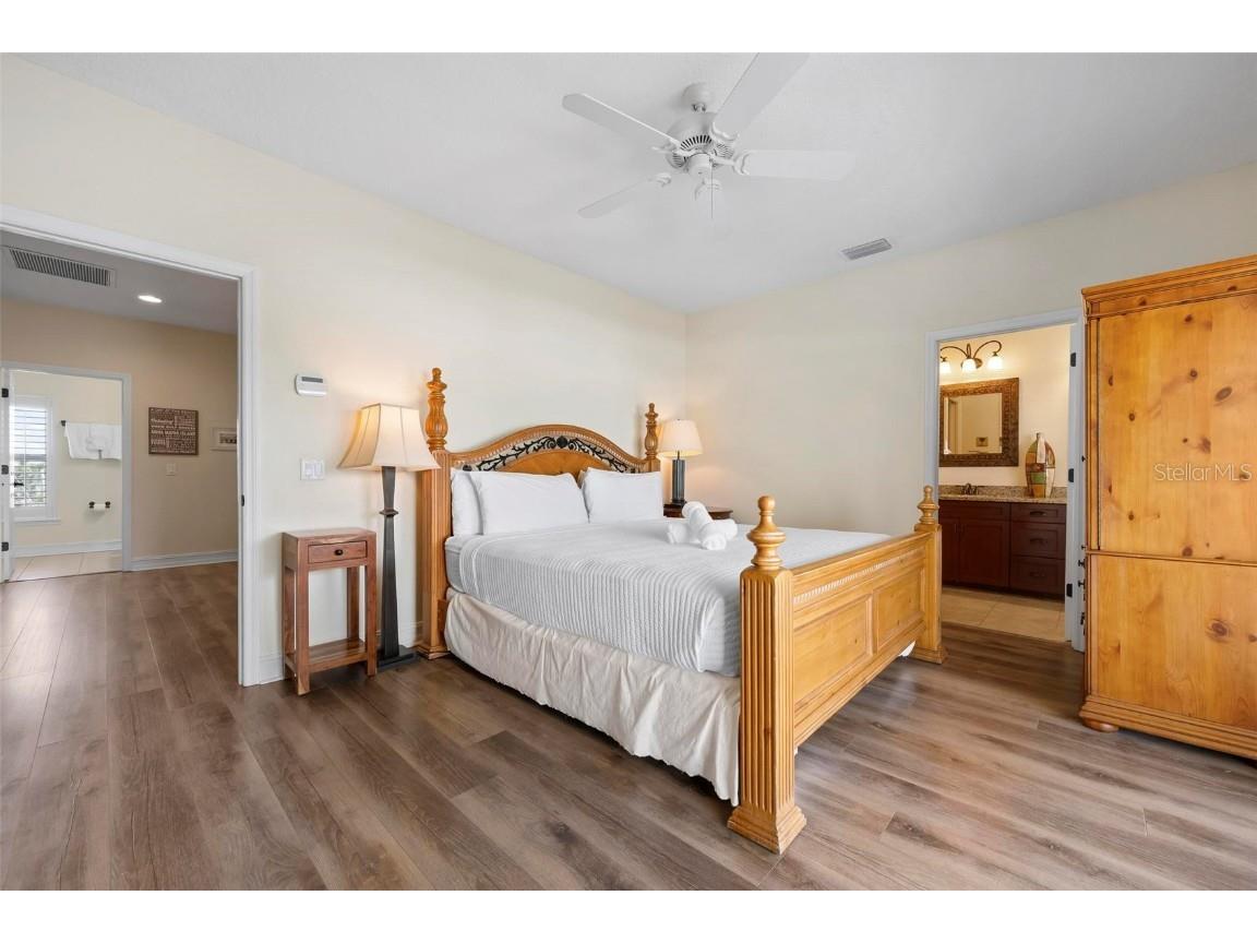 215 65th Street Holmes Beach FL 34217 A4652336 image28