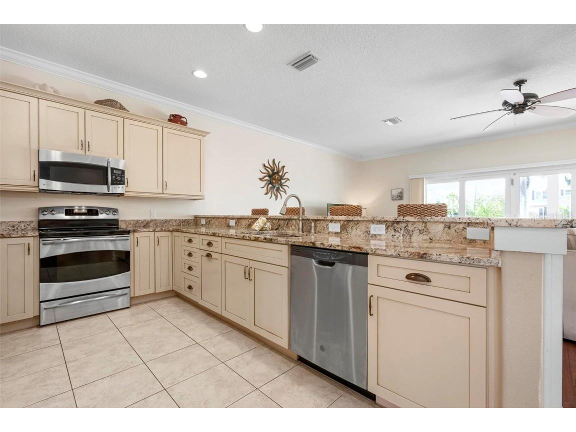 215 65th Street Holmes Beach FL 34217 A4652336 image7