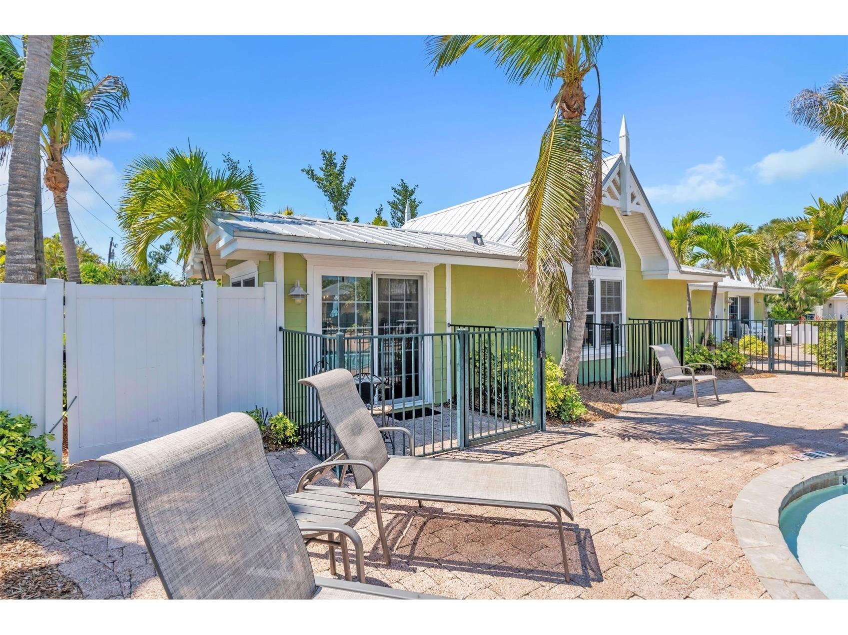 215 67th Street #6 Holmes Beach FL 34217 A4688457 image34