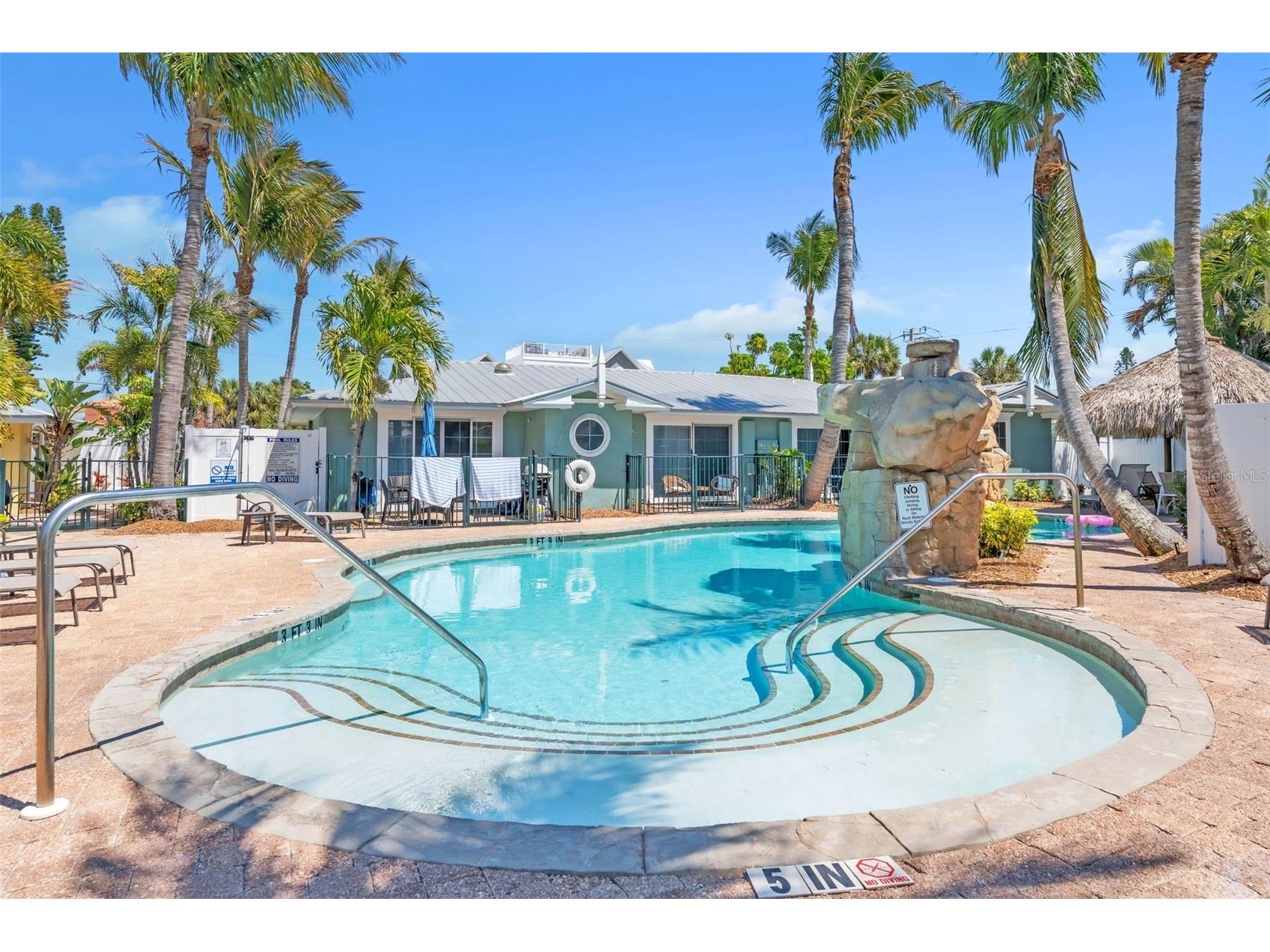 215 67th Street #6 Holmes Beach FL 34217 A4688457 image39