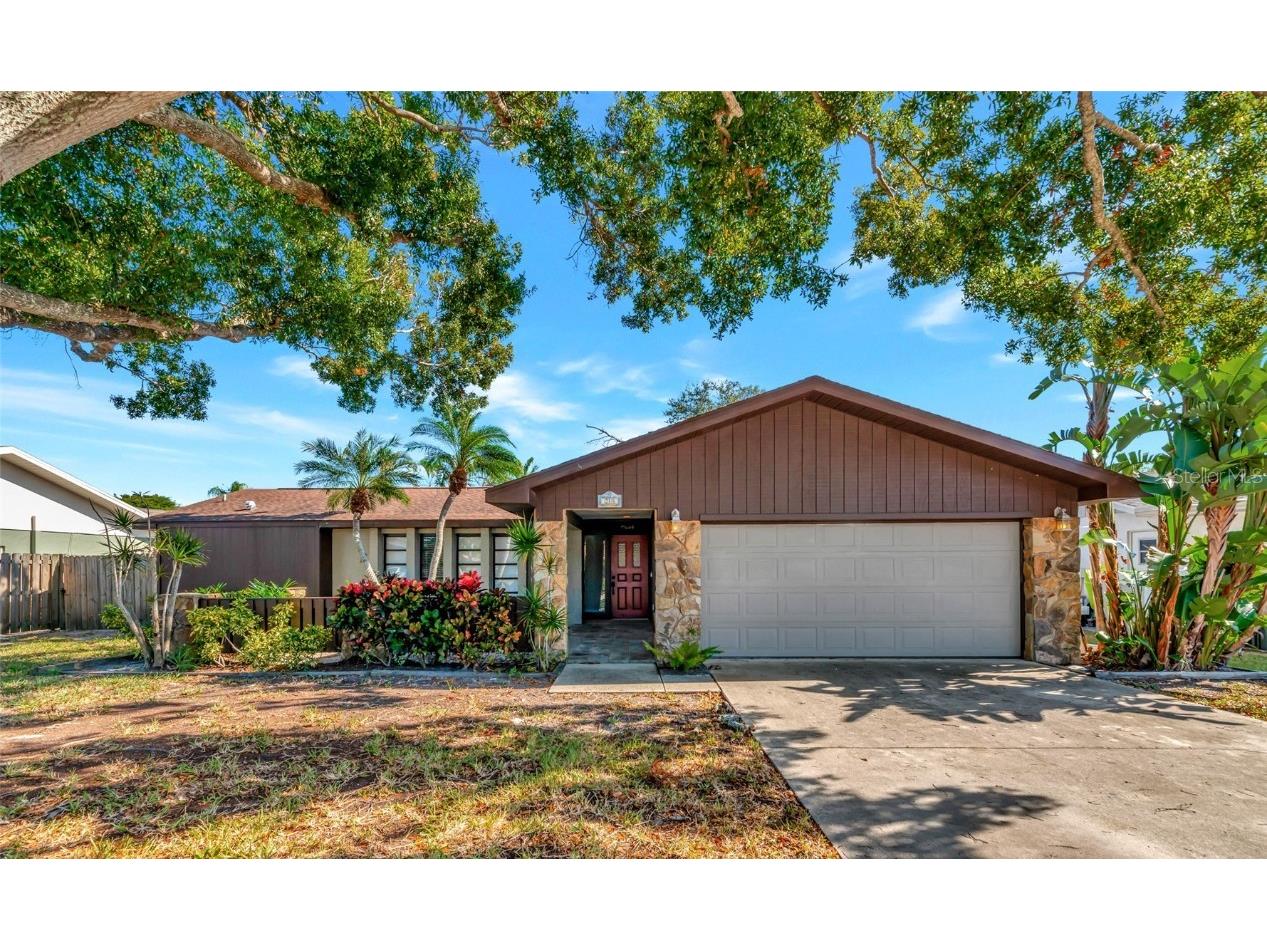 215 69th Street NW Bradenton FL 34209 A4593218 image1