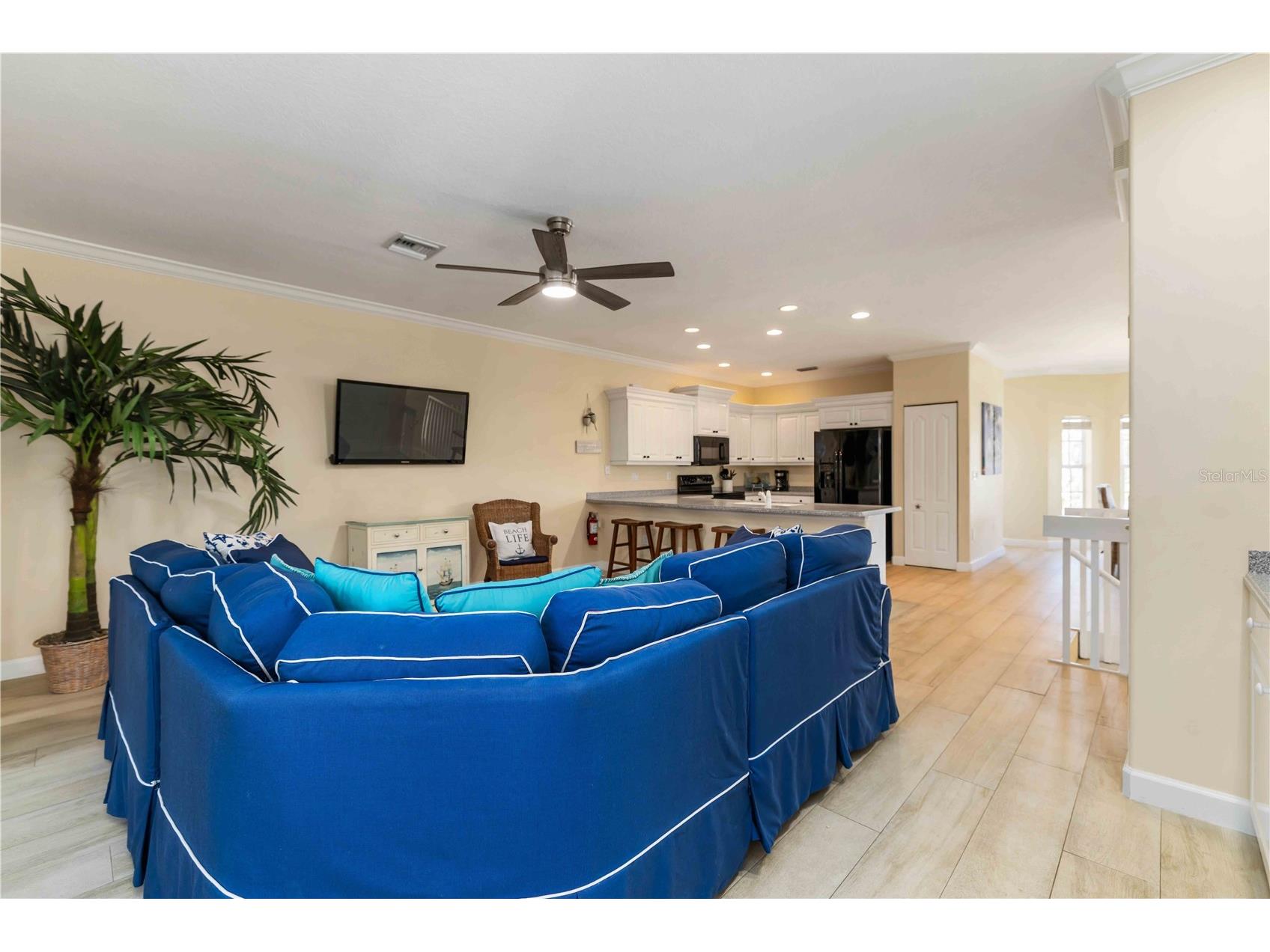 215 81st Street Holmes Beach FL 34217 A4690200 image10