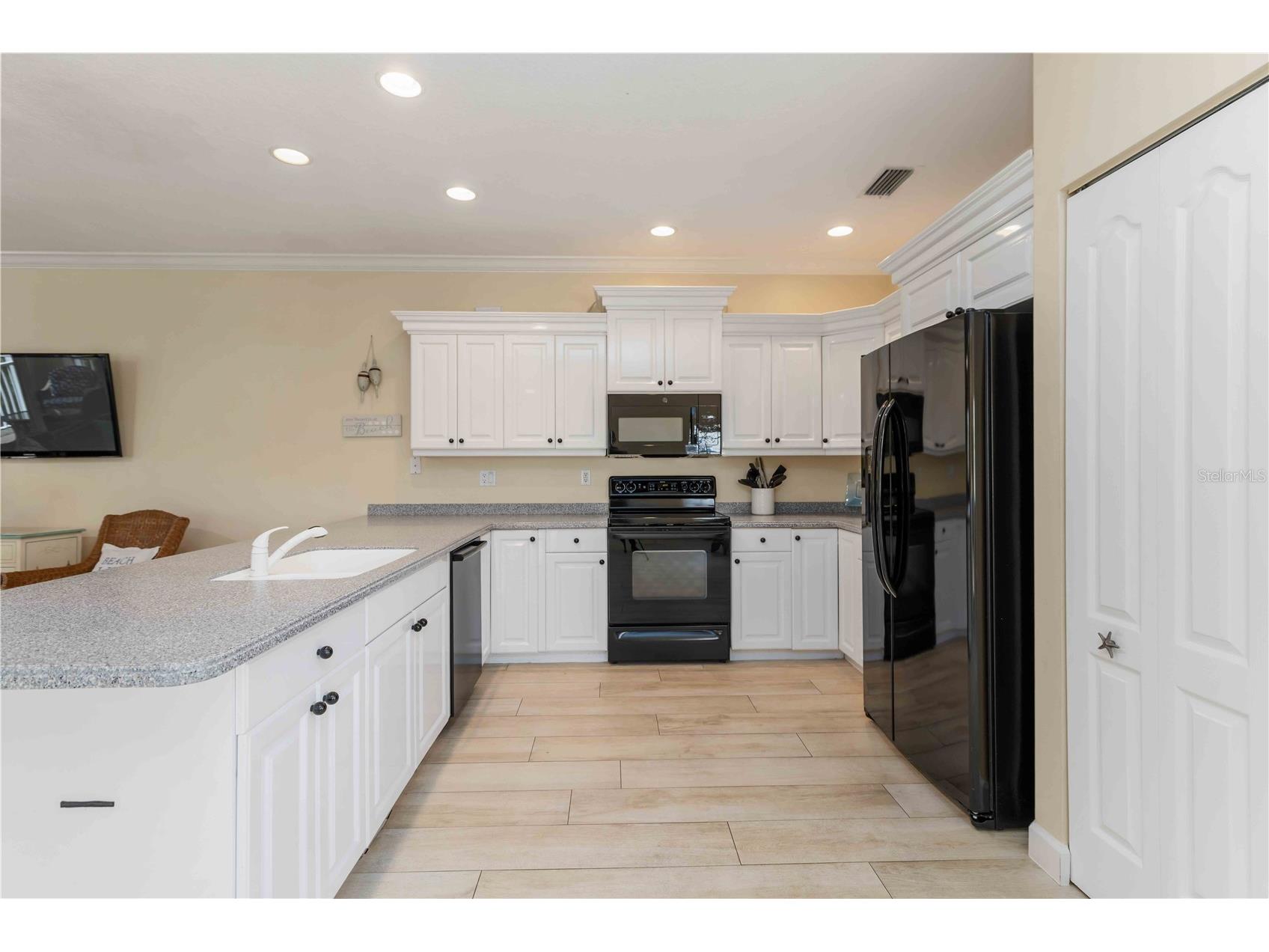 215 81st Street Holmes Beach FL 34217 A4690200 image13