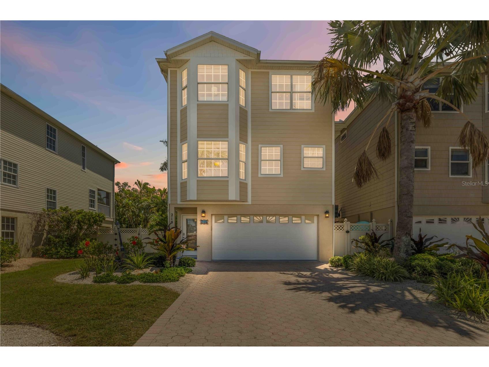 215 81st Street Holmes Beach FL 34217 A4690200 image2