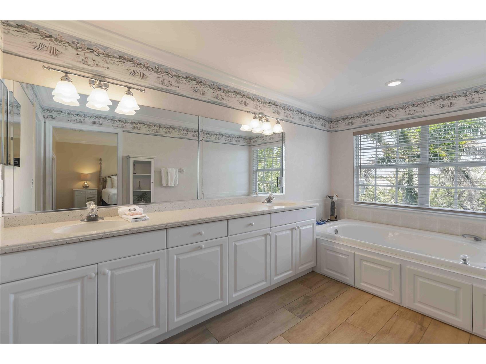 215 81st Street Holmes Beach FL 34217 A4690200 image42