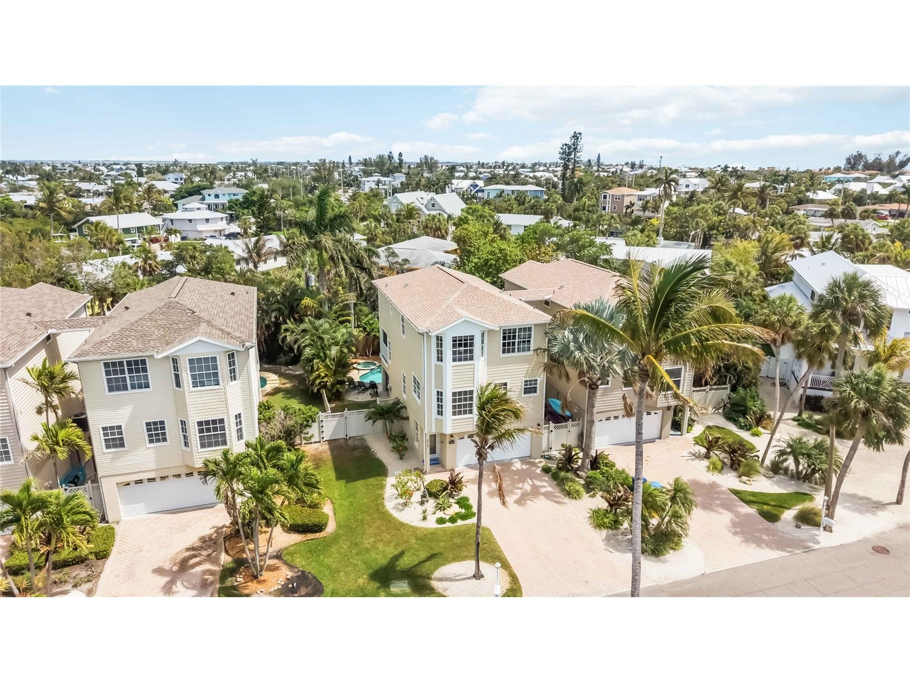 215 81st Street Holmes Beach FL 34217 A4690200 image56