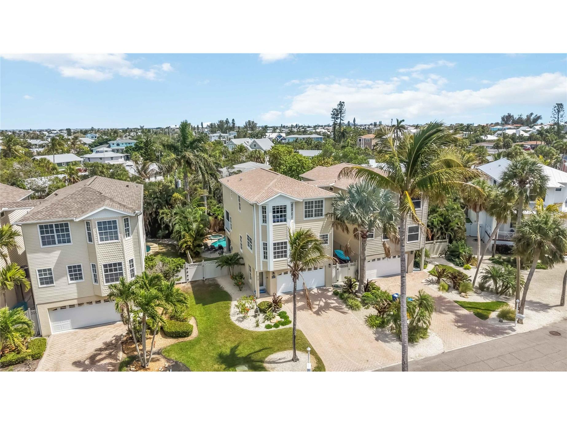 215 81st Street Holmes Beach FL 34217 A4690200 image64