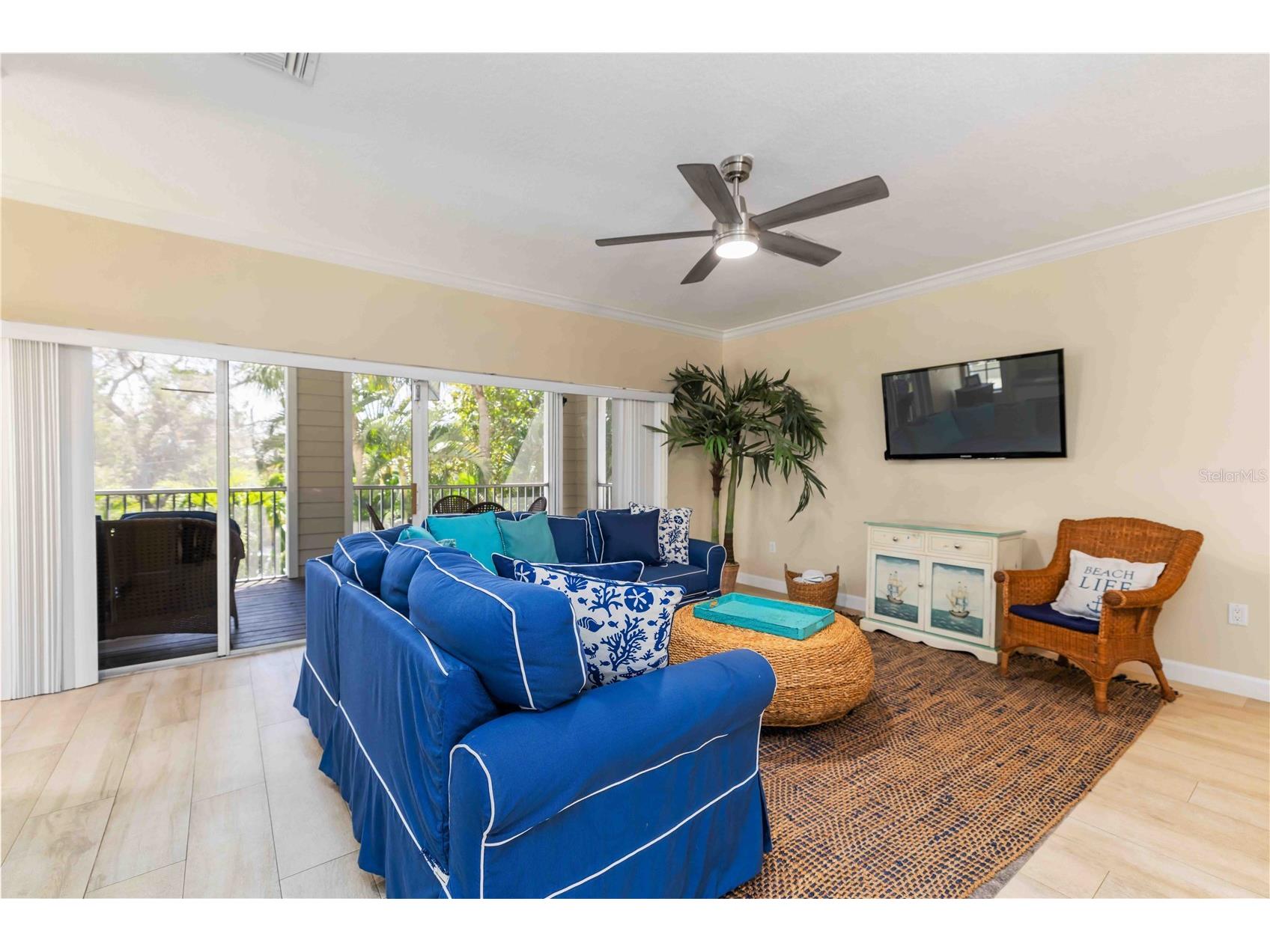 215 81st Street Holmes Beach FL 34217 A4690200 image8