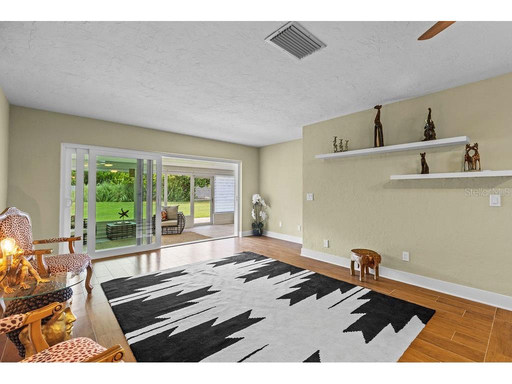 215 Boca Ciega Point Boulevard N #3 Saint Petersburg FL 33708 TB8519587 image3