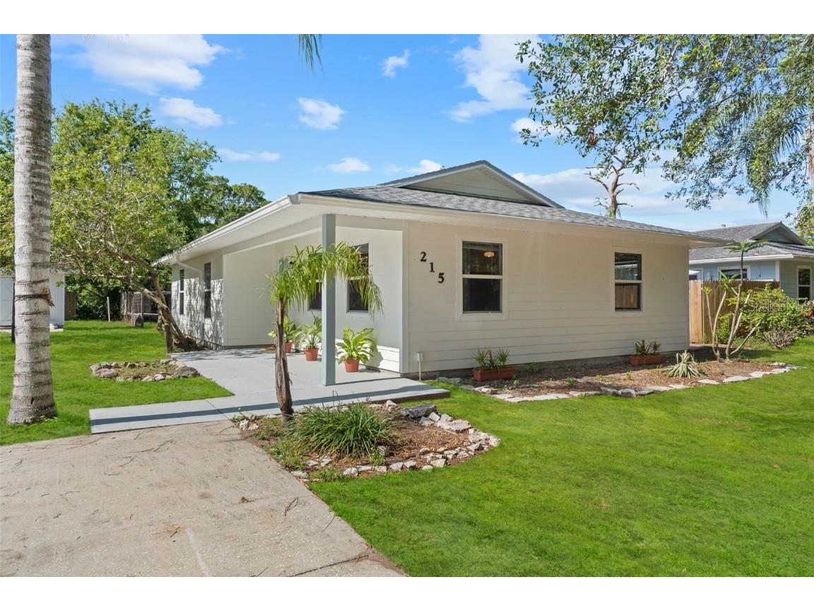 215 Bradbury Avenue Oak Hill FL 32759 O6310967 image1