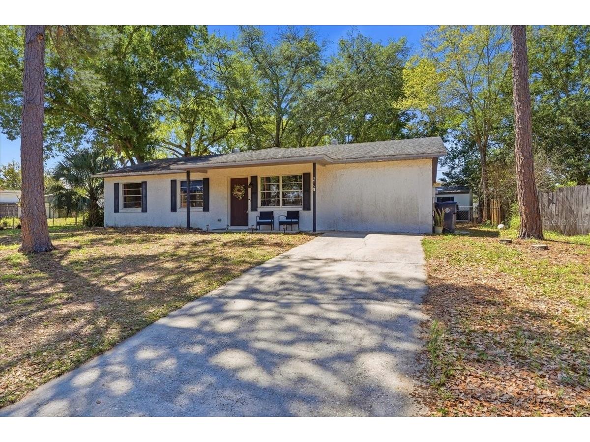 215 Carla Ann Court Auburndale FL 33823 L4960368 image1