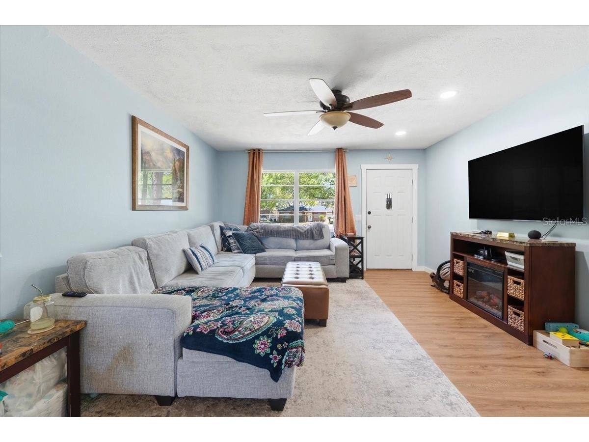 215 Carla Ann Court Auburndale FL 33823 L4960368 image4