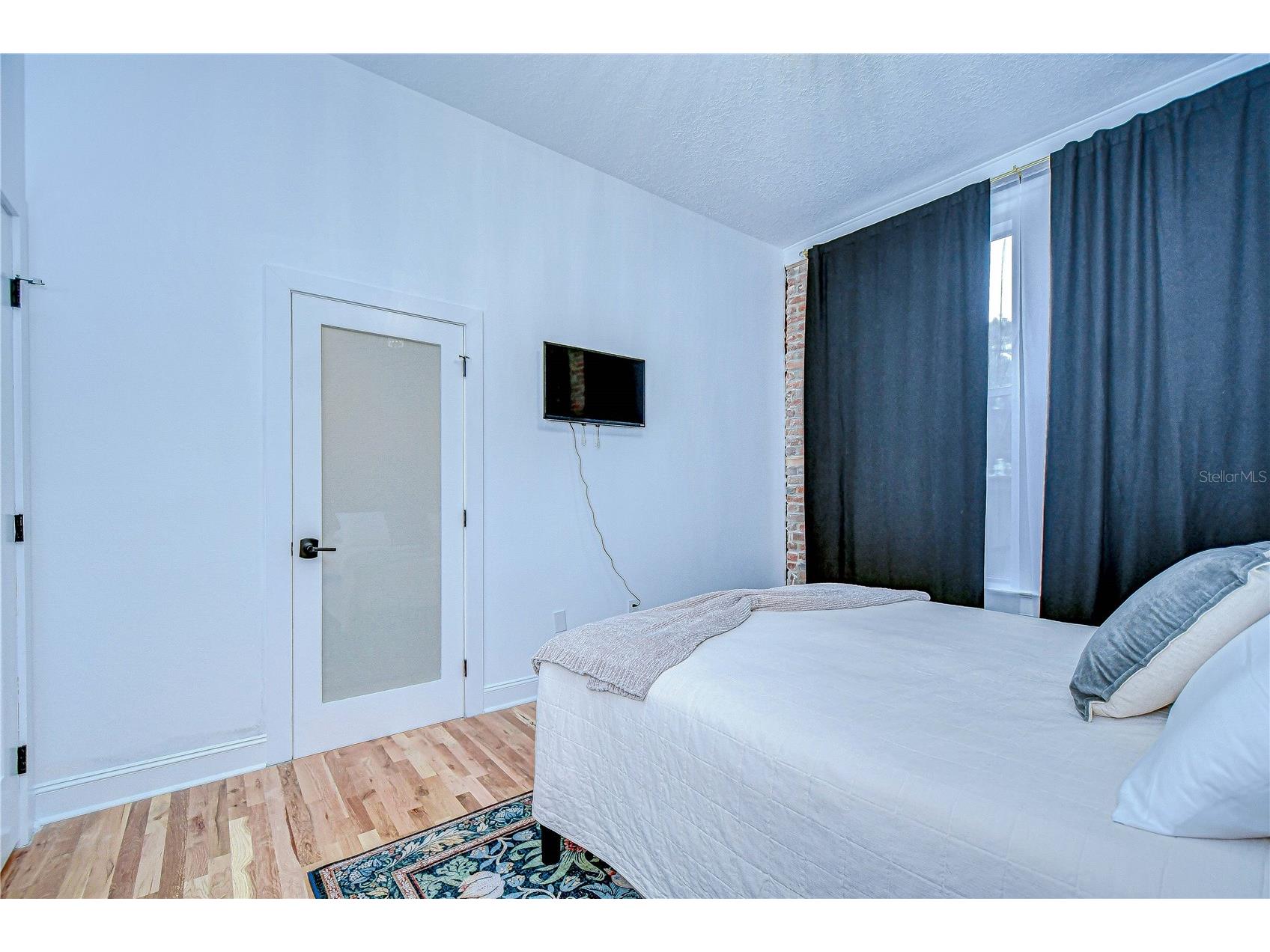 215 Central Avenue #2B Saint Petersburg FL 33701 TB8498463 image19