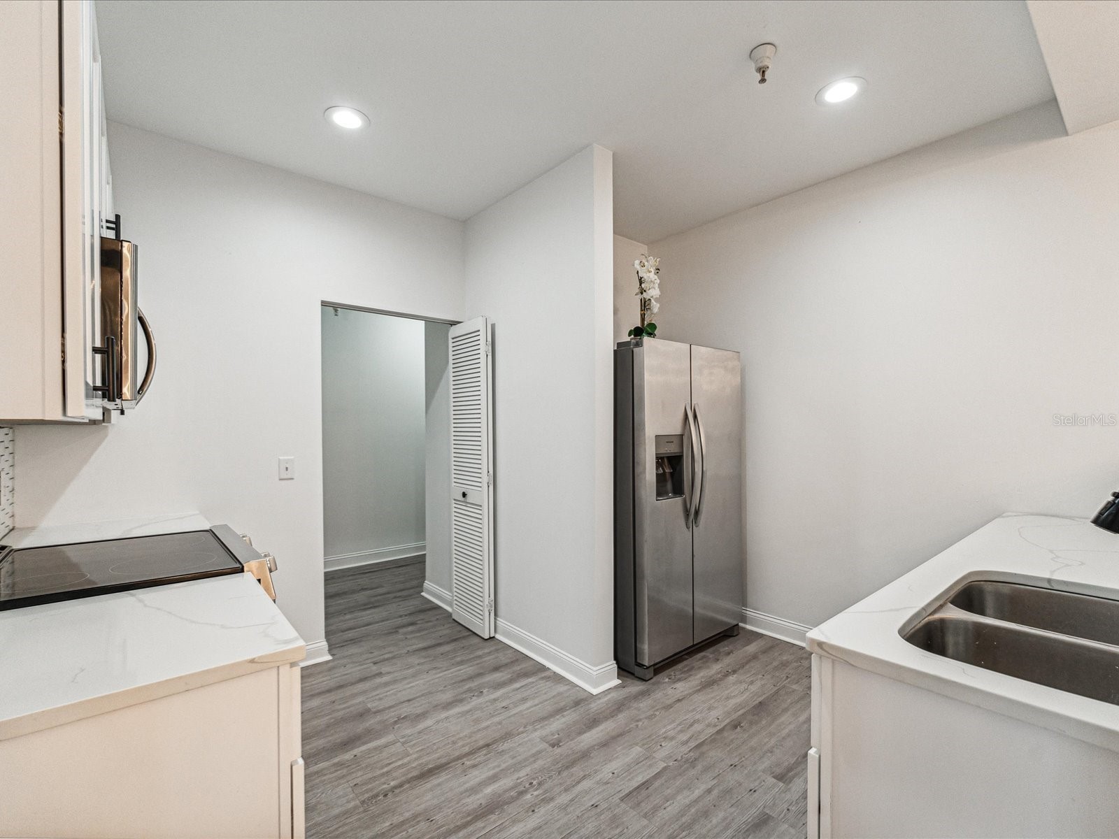 215 Central Avenue #3F Saint Petersburg FL 33701 TB8505968 image12