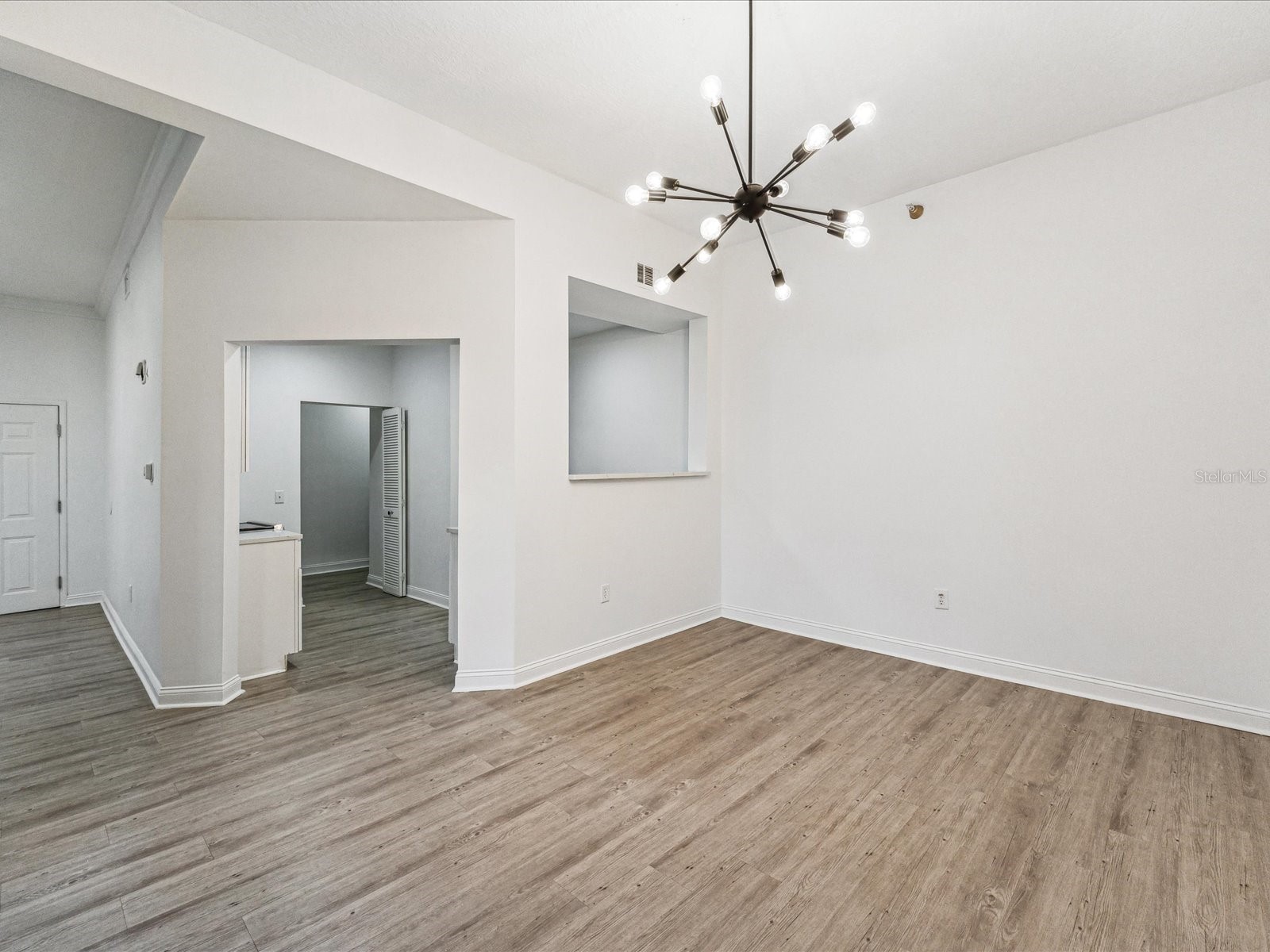 215 Central Avenue #3F Saint Petersburg FL 33701 TB8505968 image7