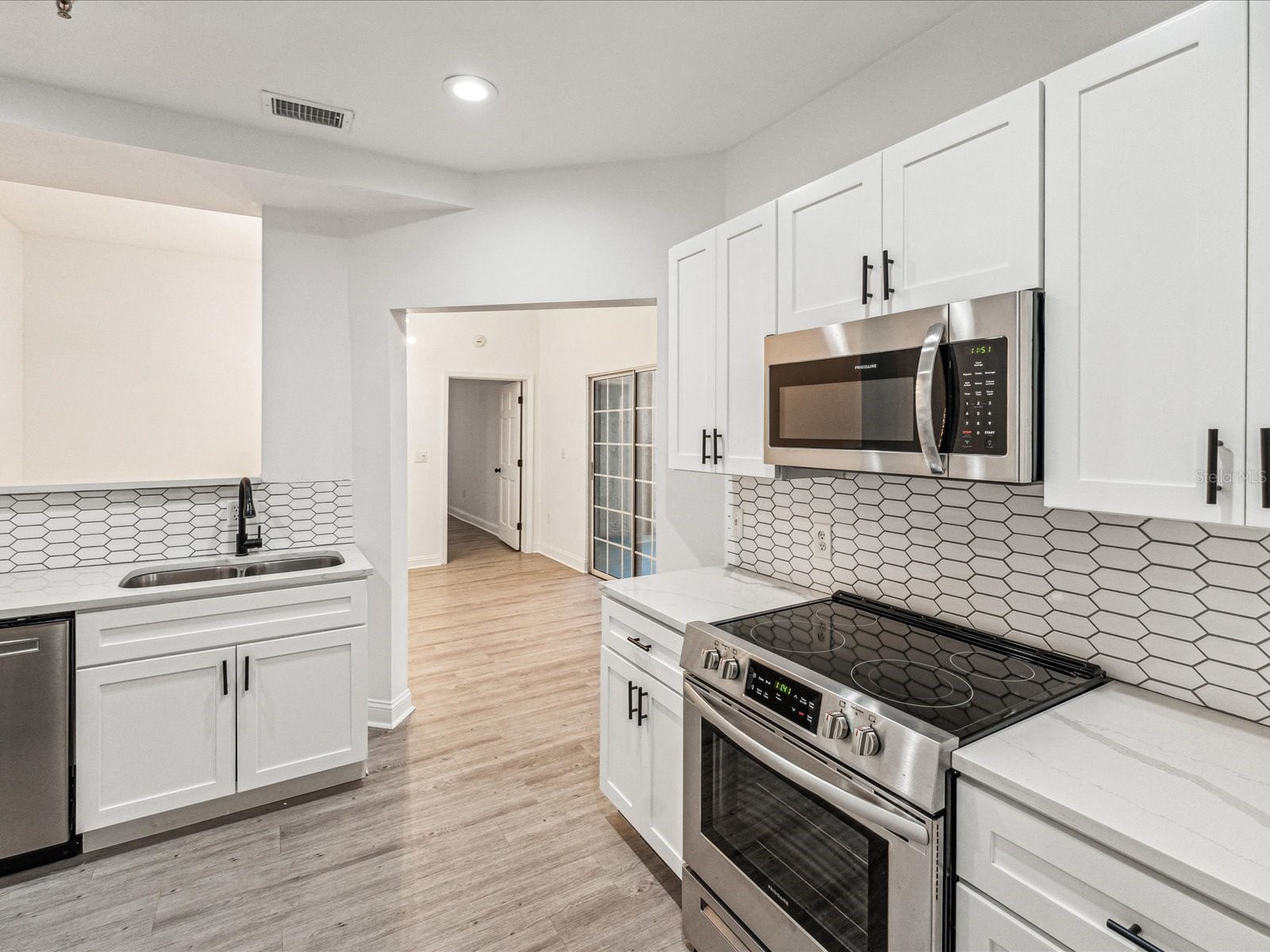 215 Central Avenue #3F Saint Petersburg FL 33701 TB8505968 image9