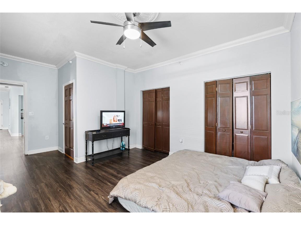 215 Central Avenue #4F Saint Petersburg FL 33701 TB8368799 image18