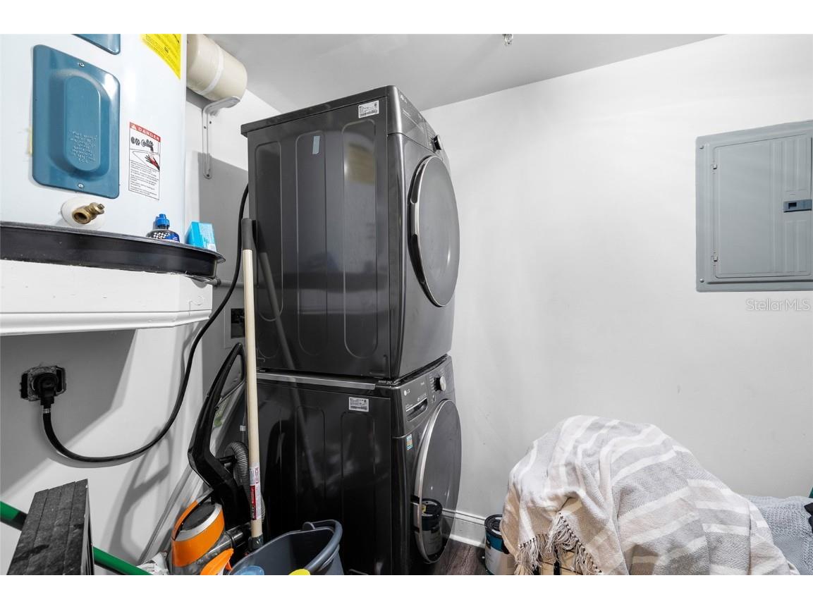 215 Central Avenue #4F Saint Petersburg FL 33701 TB8368799 image22