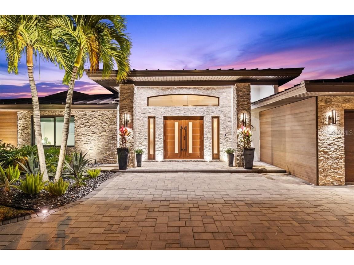 215 Driftwood Lane Largo FL 33770 TB8450841 image1