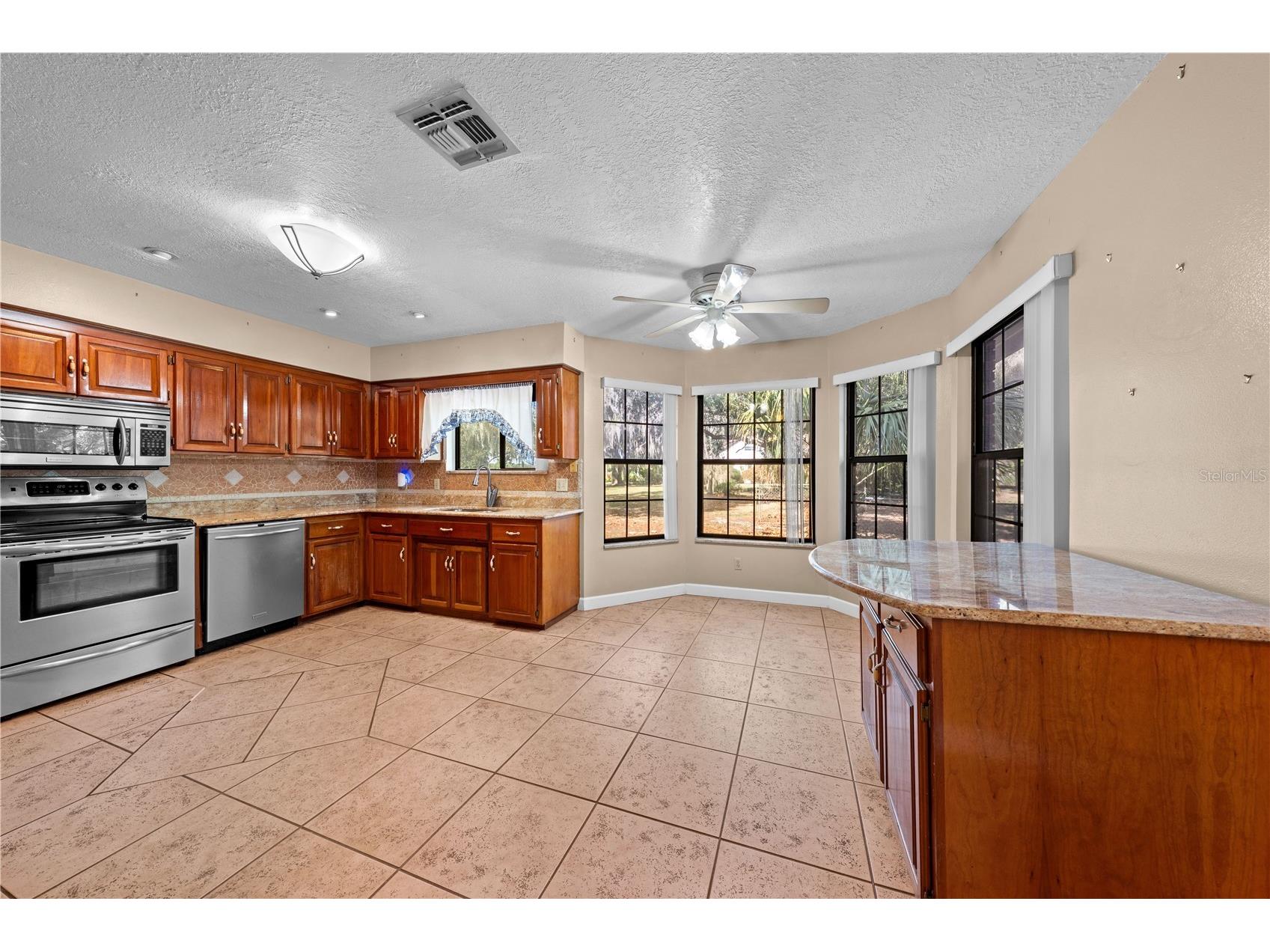 215 E Lake Shore Boulevard Kissimmee FL 34744 - EAST LAKE TOHO O6369181 image14