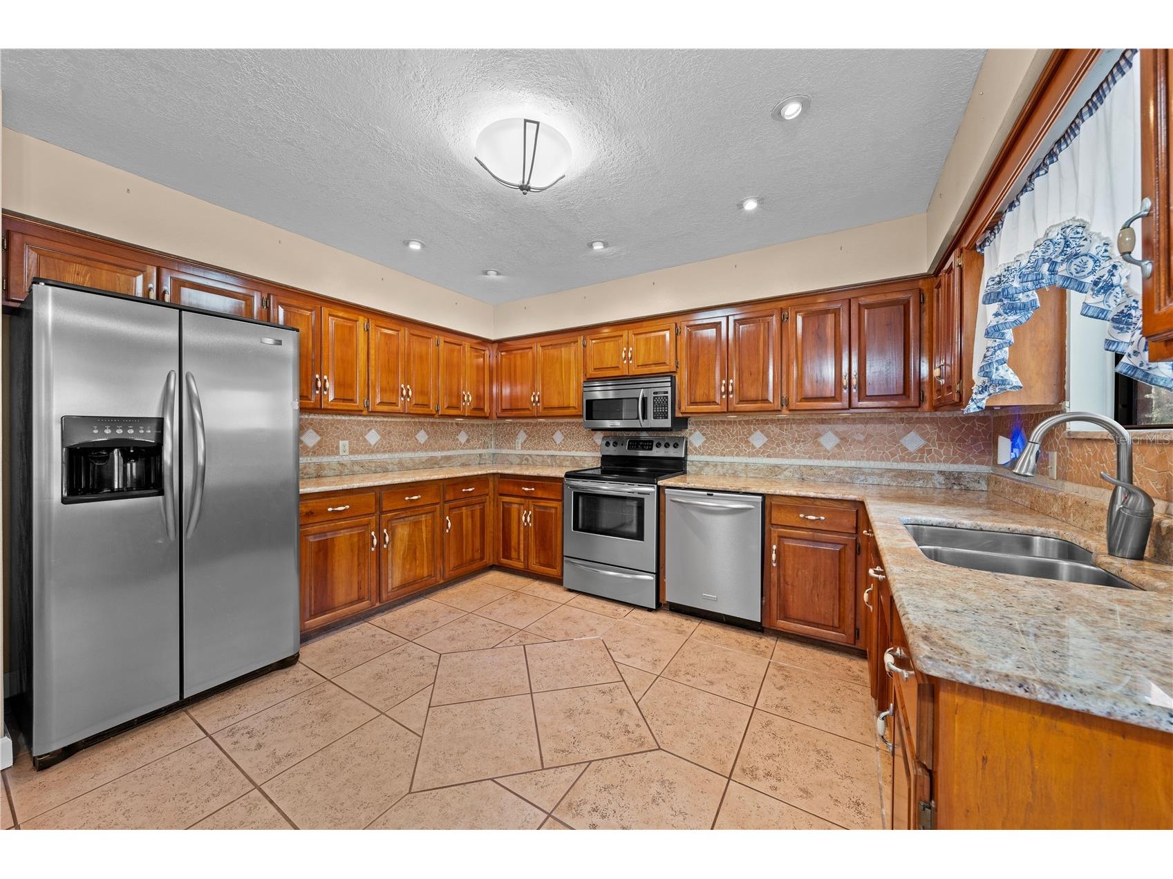 215 E Lake Shore Boulevard Kissimmee FL 34744 - EAST LAKE TOHO O6369181 image17