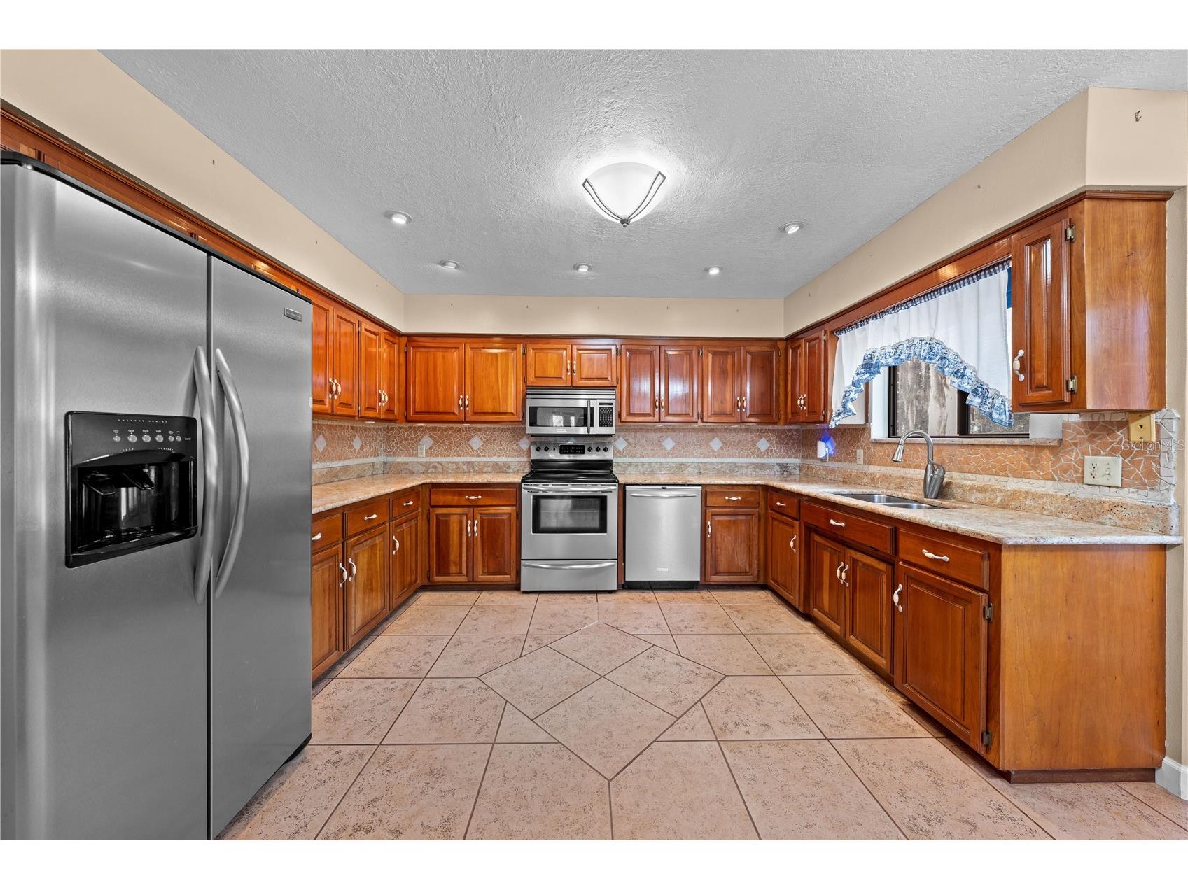 215 E Lake Shore Boulevard Kissimmee FL 34744 - EAST LAKE TOHO O6369181 image18