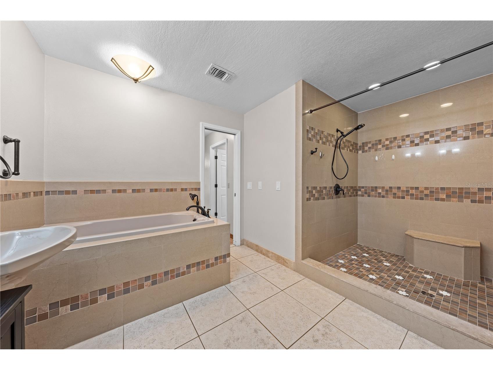215 E Lake Shore Boulevard Kissimmee FL 34744 - EAST LAKE TOHO O6369181 image31