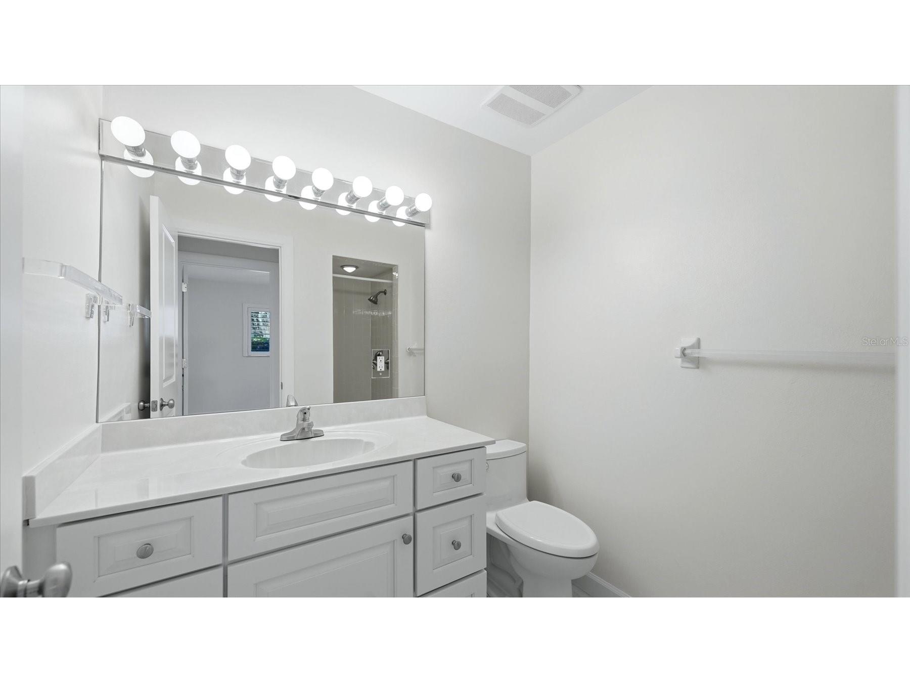 215 Fair Winds Drive #215 Nokomis FL 34275 N6143484 image18