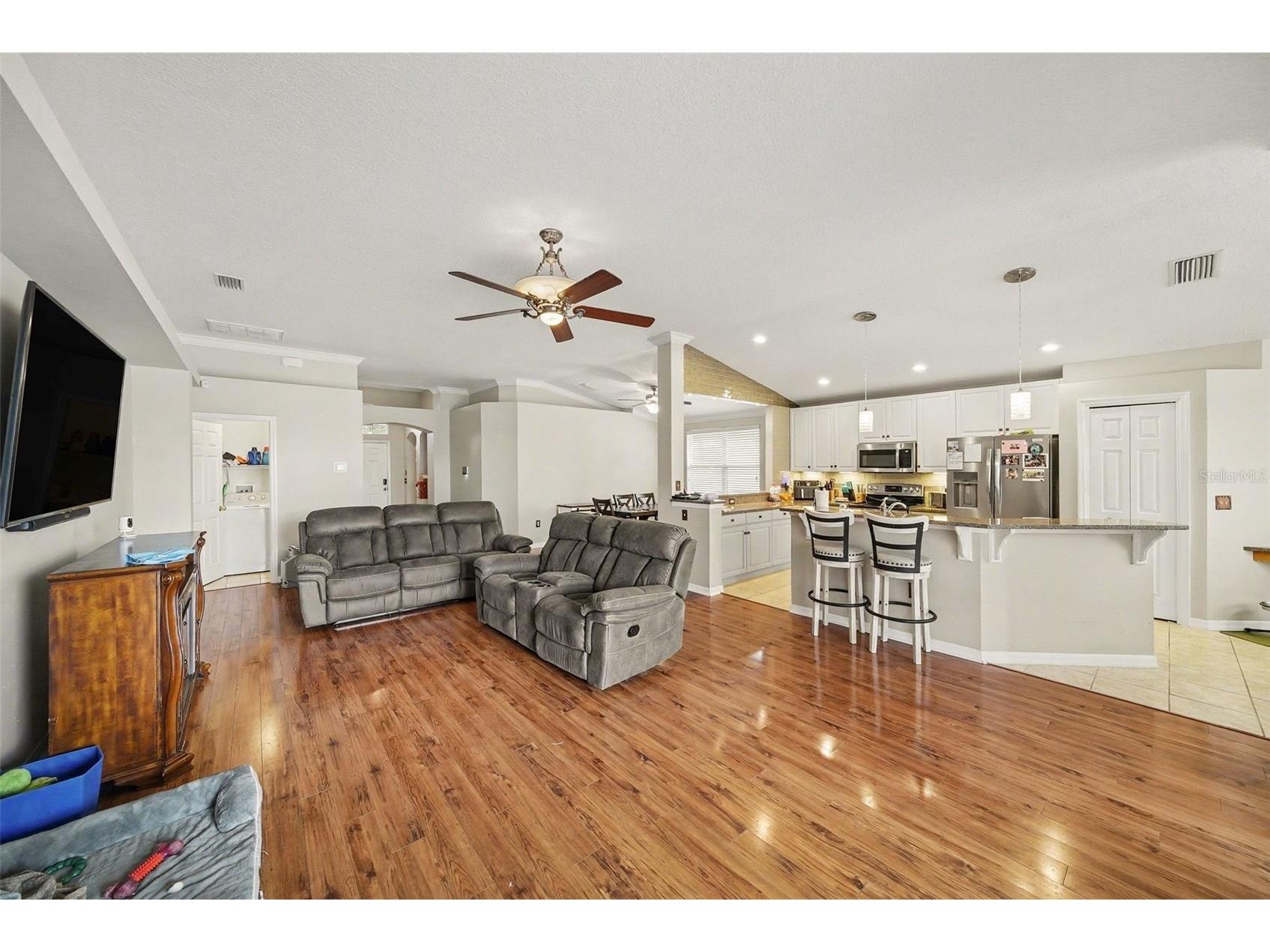 215 Fern Gulley Drive Seffner FL 33584 TB8469407 image2