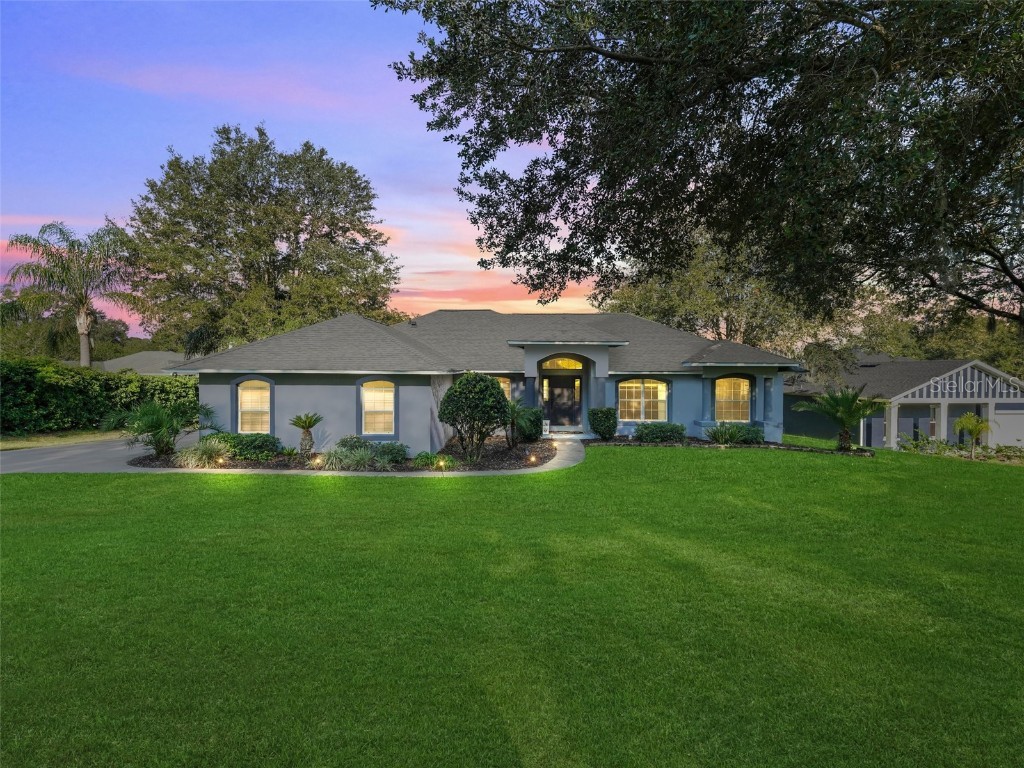 215 Forest Park Lane Lady Lake FL 32159 G5070727 image1