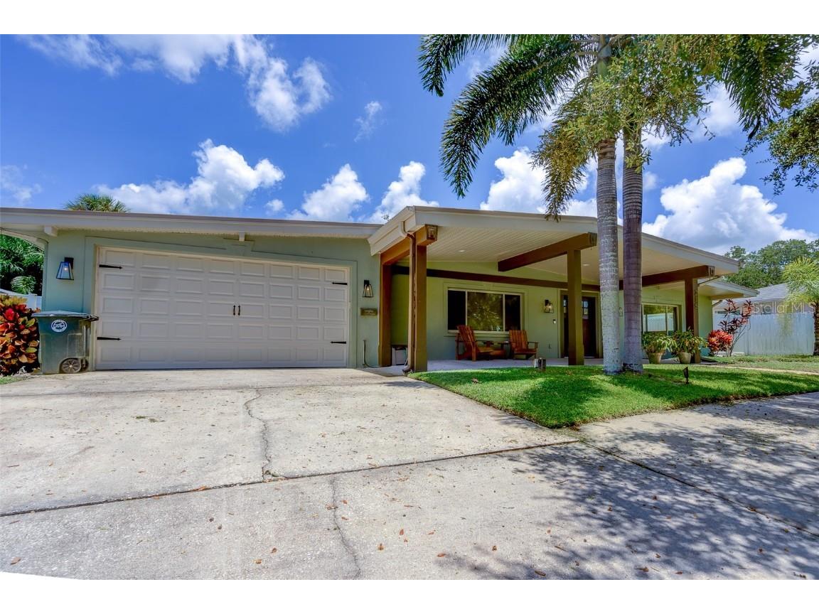 215 Garden Circle Belleair FL 33756 U8228774 image1
