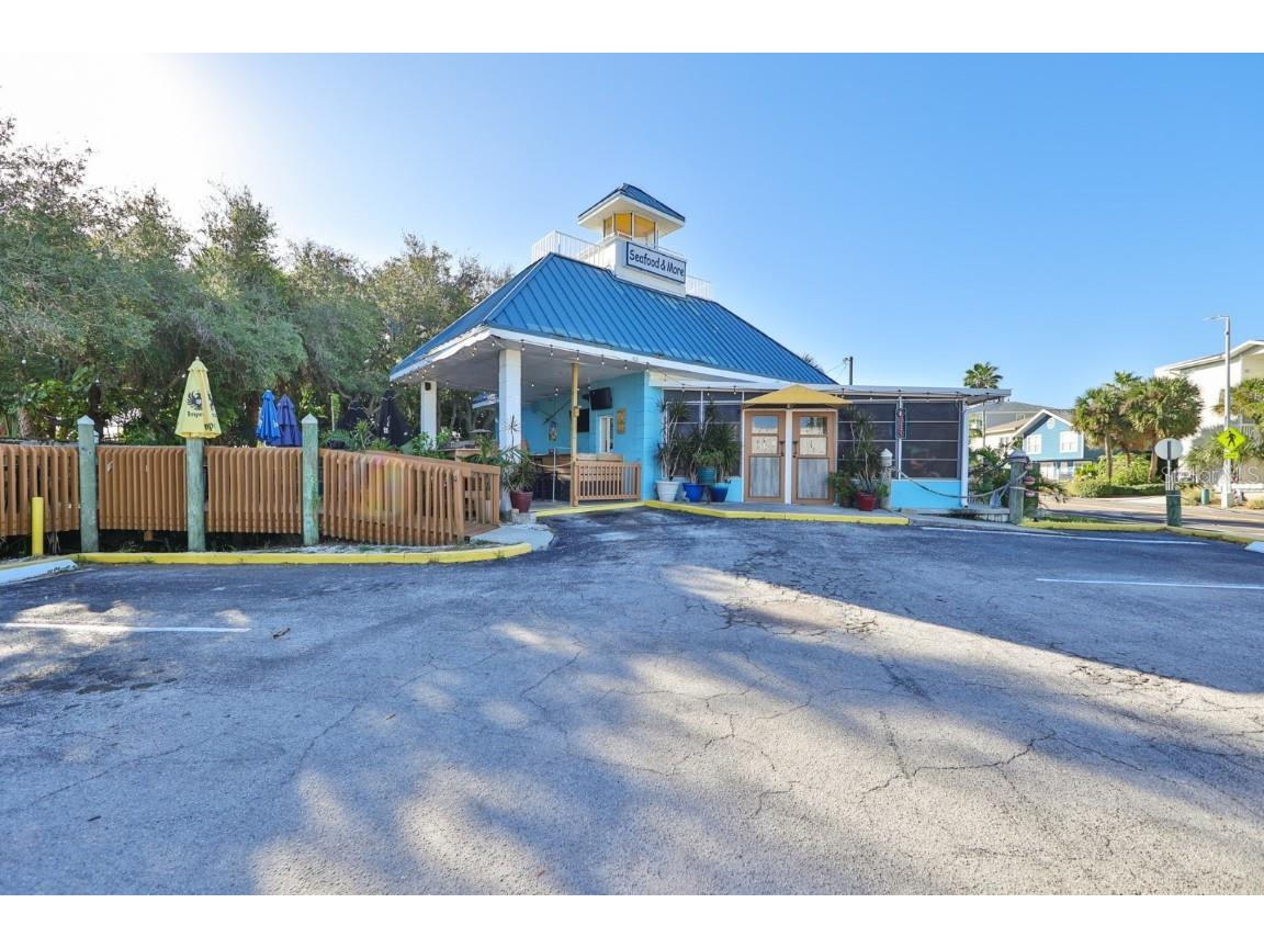 215 Gulf Boulevard Indian Rocks Beach FL 33785 U8181702 image1