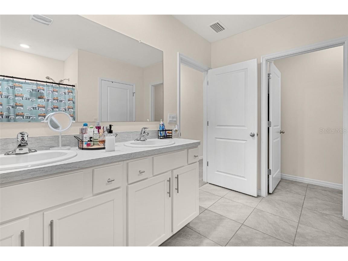 215 Hickory Course Loop Hickory Course Loop Ocala FL 34472 OM711798 image39