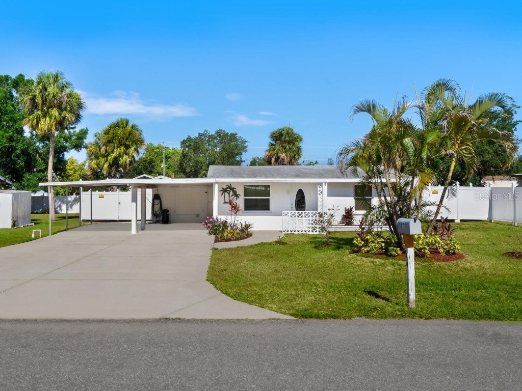 215 Jessica Street N, Nokomis, FL, 34275 | MLS: A4613698 | Edina Realty