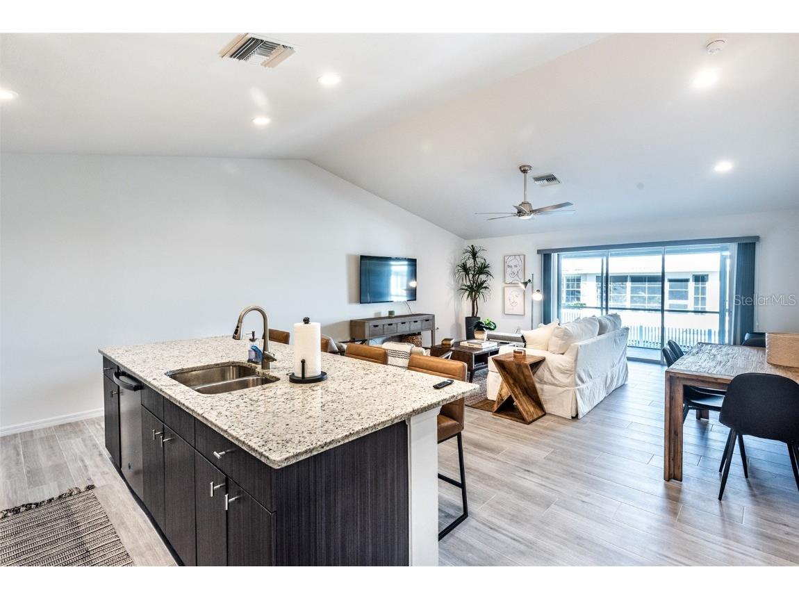 215 Lewis Circle #112 Punta Gorda FL 33950 C7454919 image3