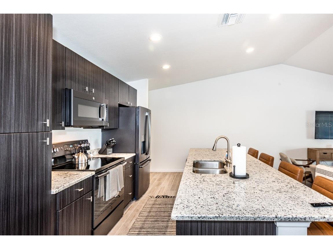 215 Lewis Circle #112 Punta Gorda FL 33950 C7454919 image4