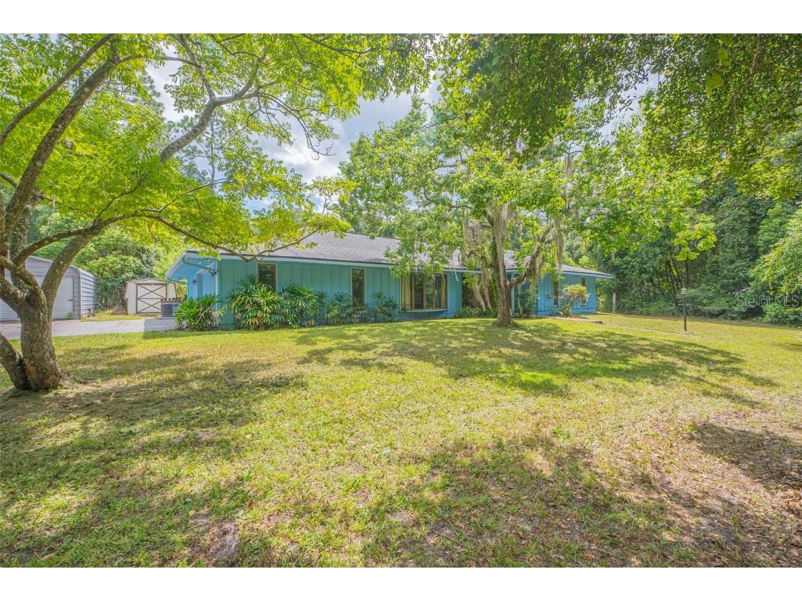 215 Mcgregor Road Deland FL 32720 V4938057 image1