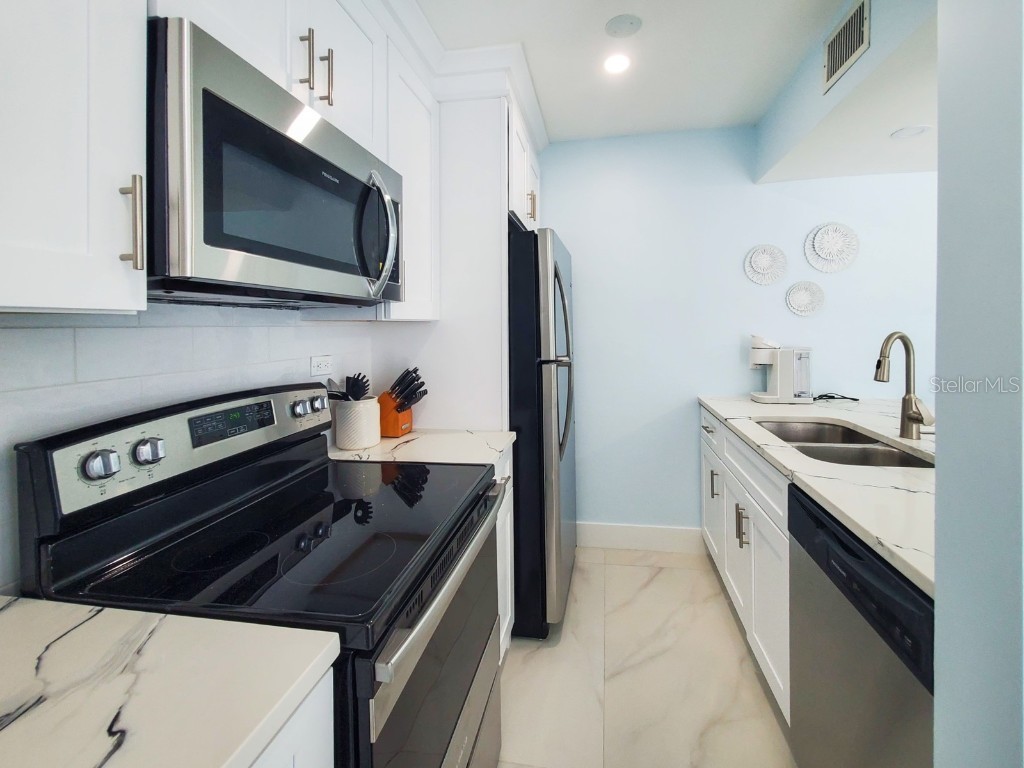 215 Medallion Boulevard #G Madeira Beach FL 33708 - BOCA CIEGA BAY O6314450 image7